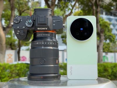 ����� vivo X300 Ultra �������� � ������������ Sony A7 III