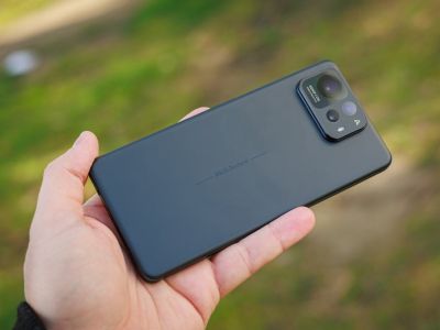�������, �� ���������. ������ ����� ASUS Zenfone 12 Ultra � ���